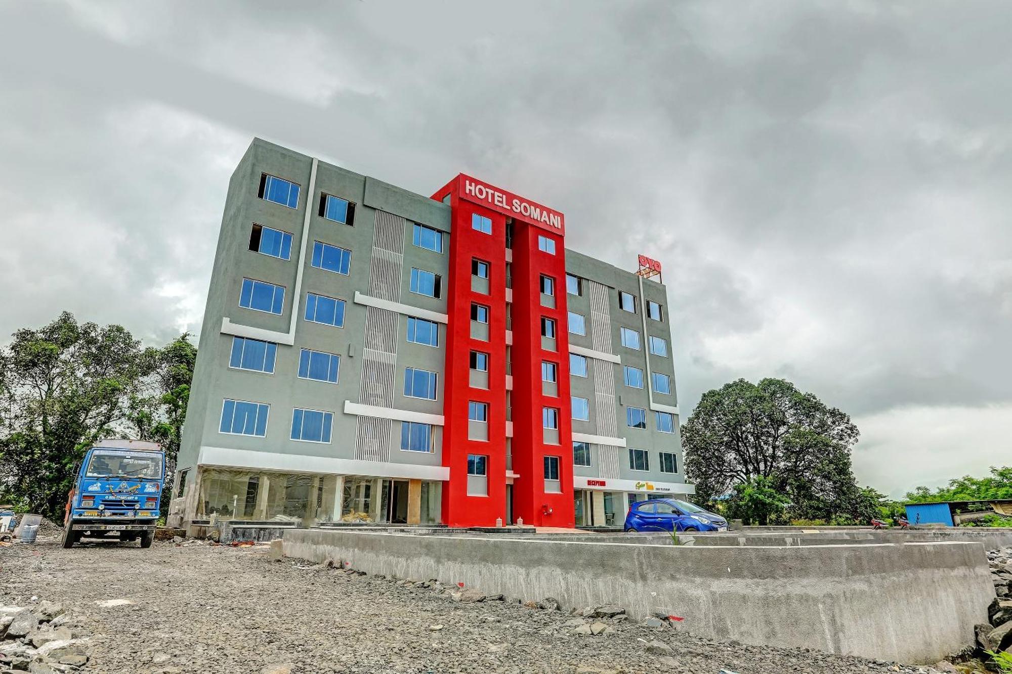 Townhouse Somani Hotel Apta Exterior photo